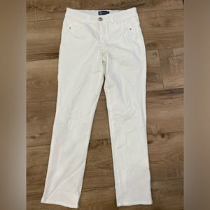 Democracy “Ab”solution straight leg white jeans size 8.